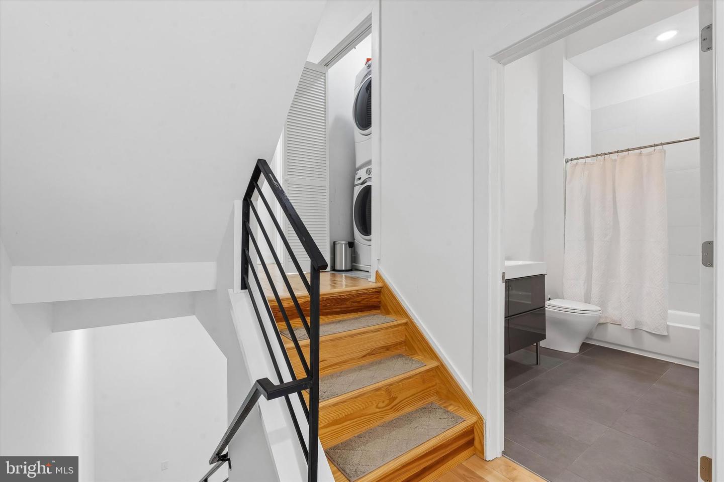 2720 W Cabot St Property Photo 14