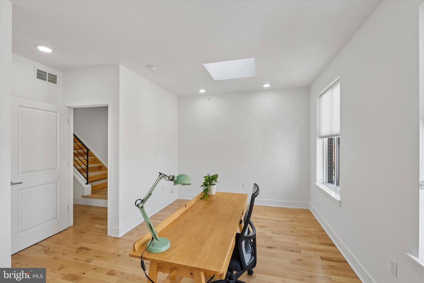 2720 W Cabot St Property Photo 16