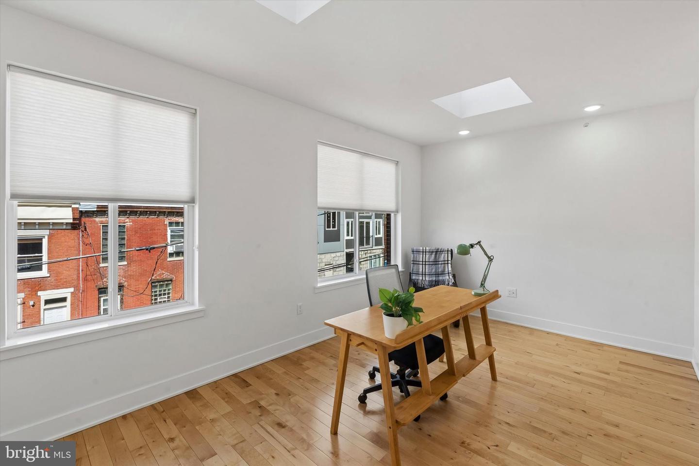 2720 W Cabot St Property Photo 17