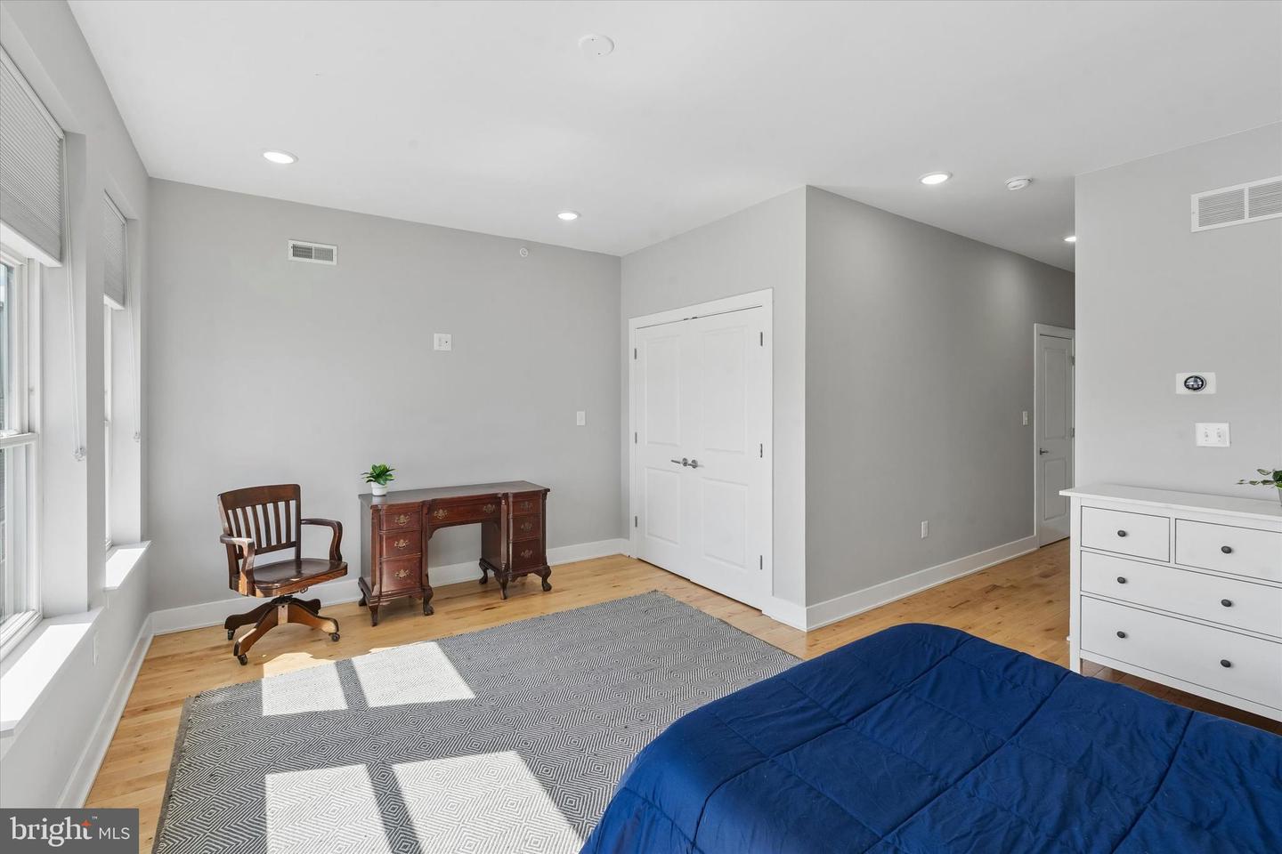 2720 W Cabot St Property Photo 20