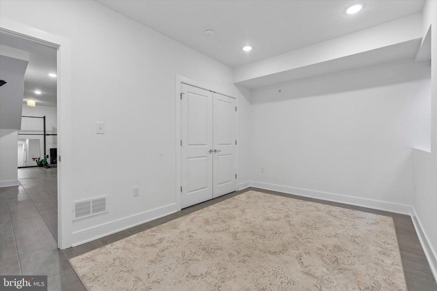 2720 W Cabot St Property Photo 29