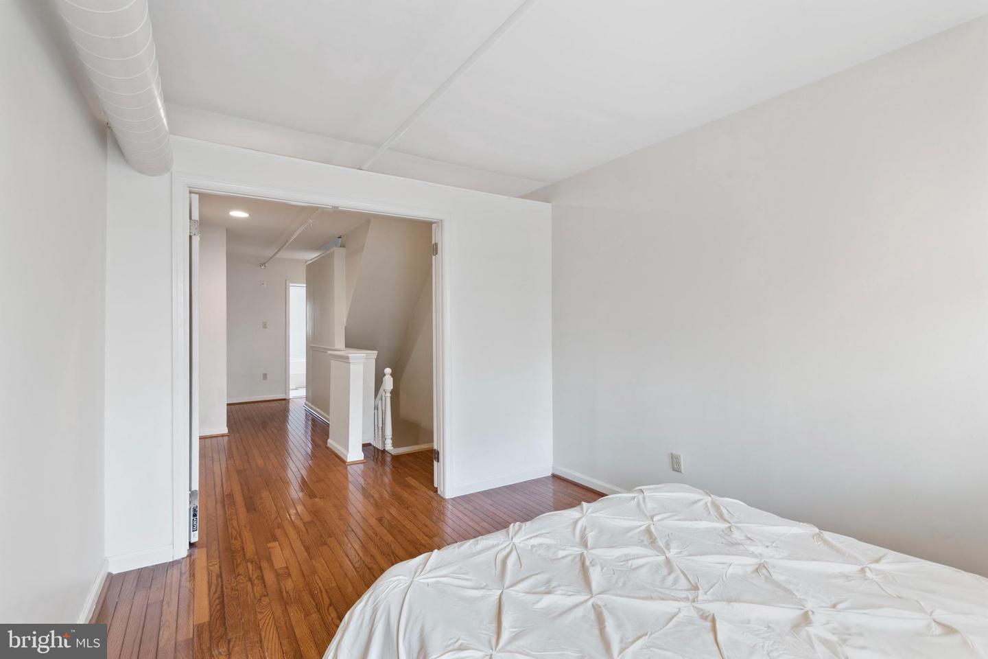 104 N 2nd St #200 Property Photo 18