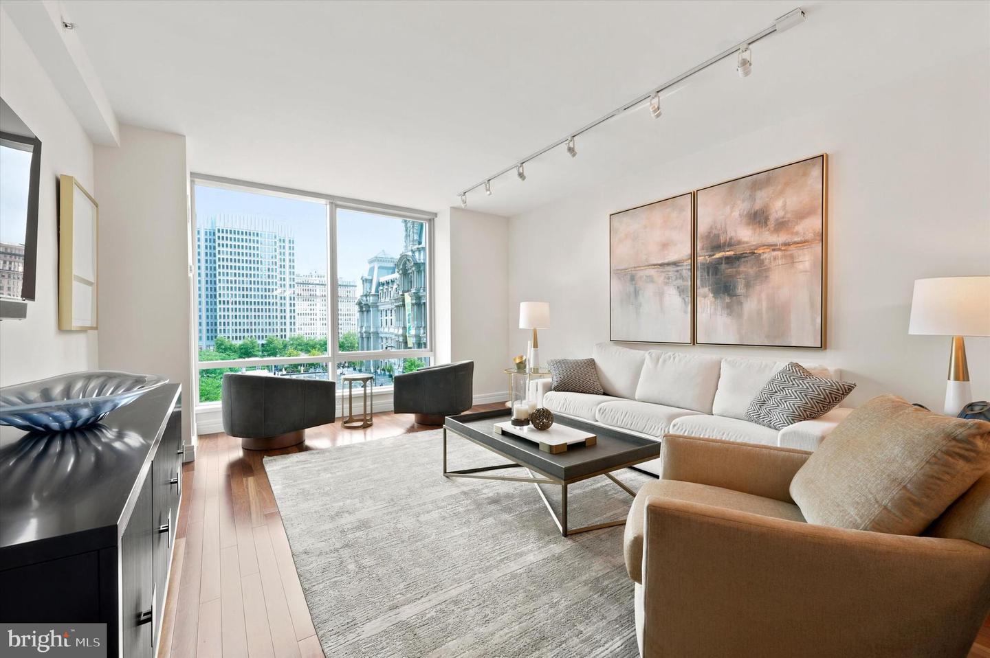 1414-00 S Penn Sq #6e Property Photo 3