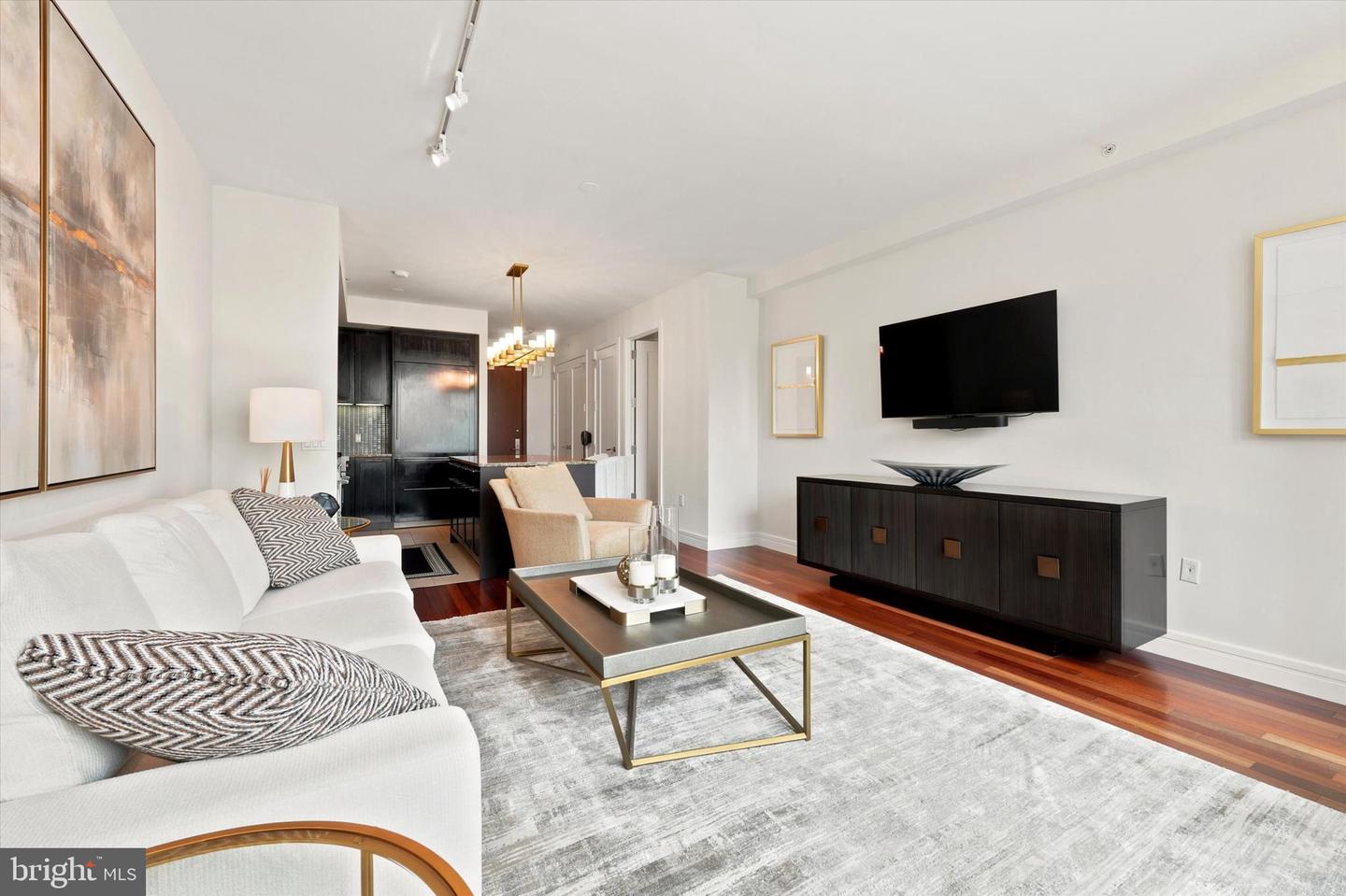1414-00 S Penn Sq #6e Property Photo 5