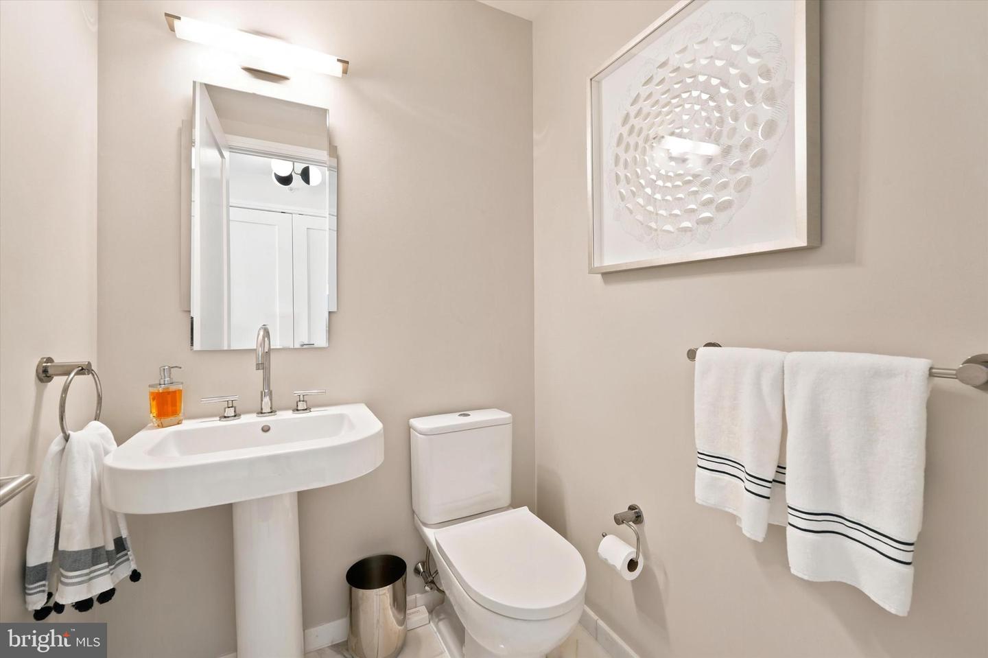 1414-00 S Penn Sq #6e Property Photo 10
