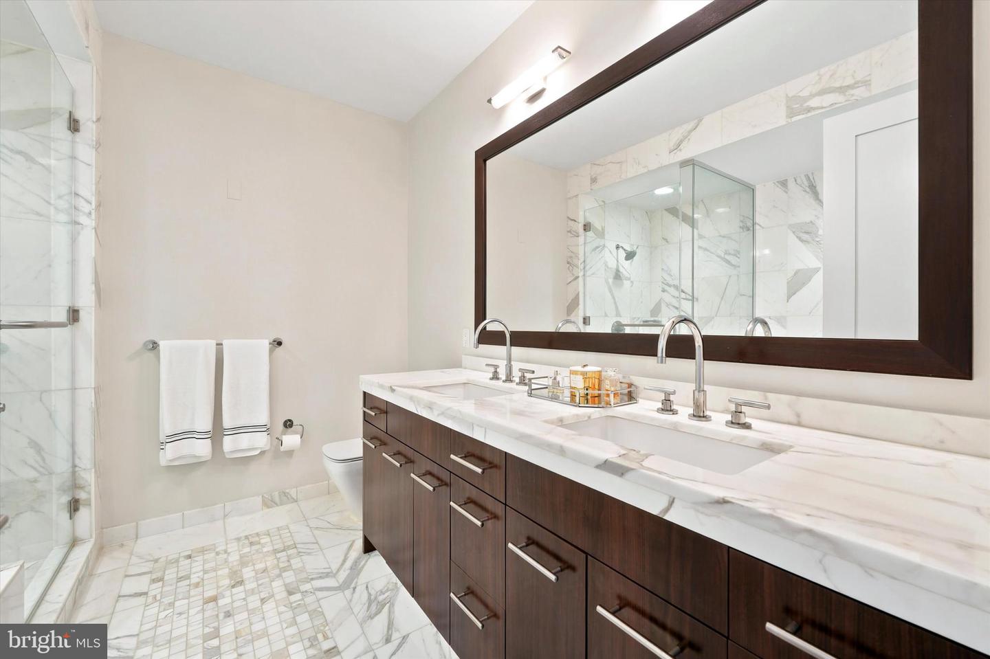 1414-00 S Penn Sq #6e Property Photo 14