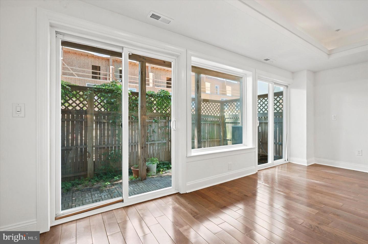 1022 Fairmount Ave #2 Property Photo 6