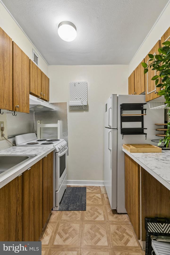 226 W Rittenhouse Sq #1702 Property Photo 5