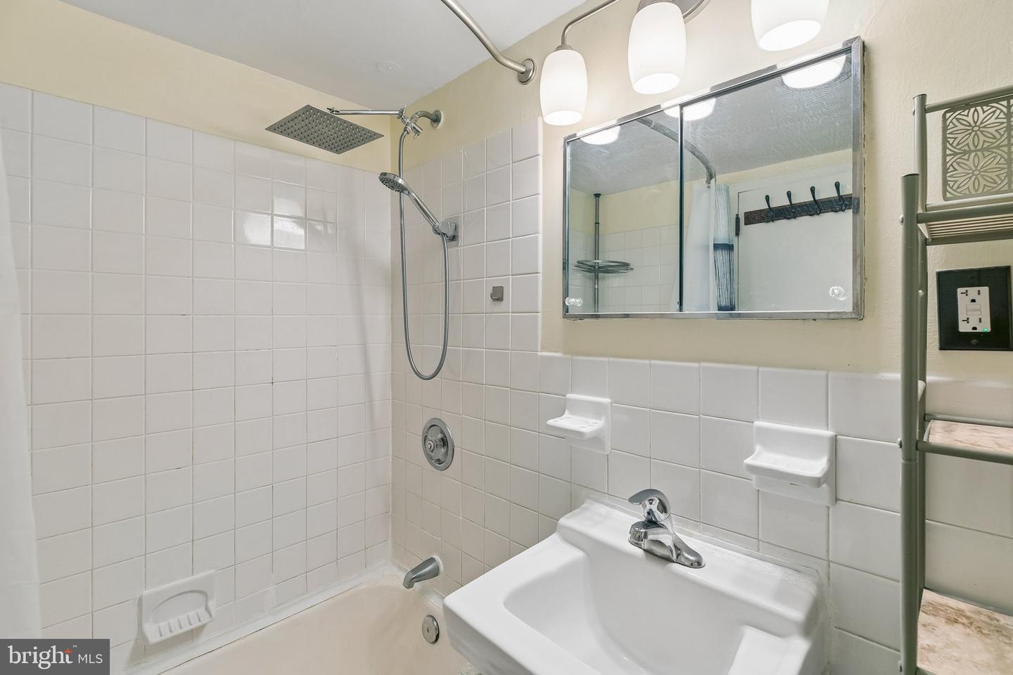 226 W Rittenhouse Sq #1702 Property Photo 10