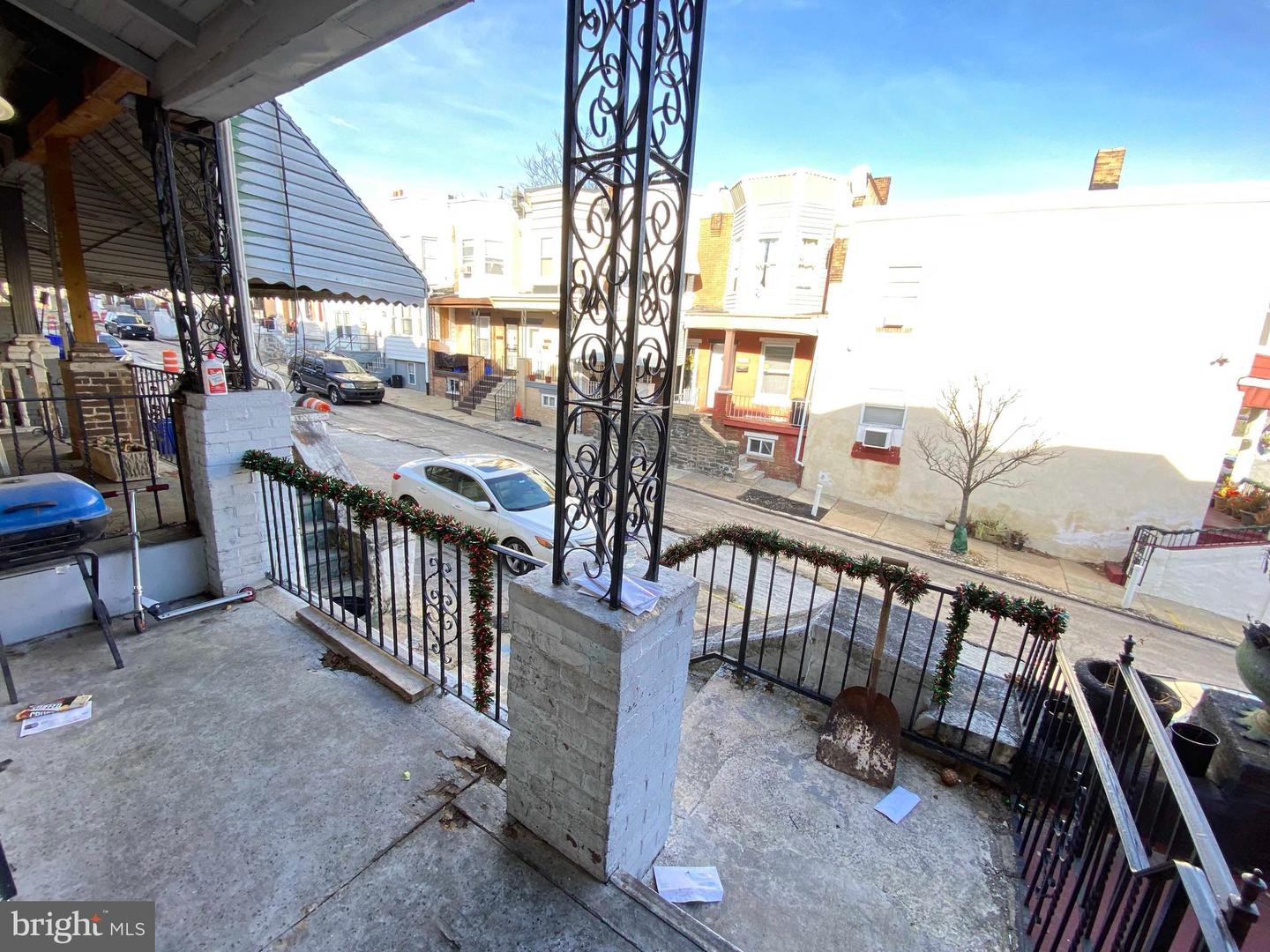 5508 Jane St Property Photo 4