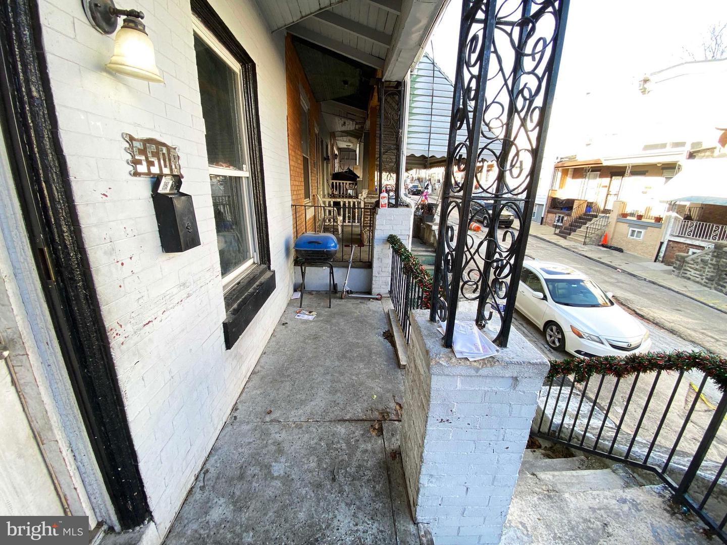 5508 Jane St Property Photo 5