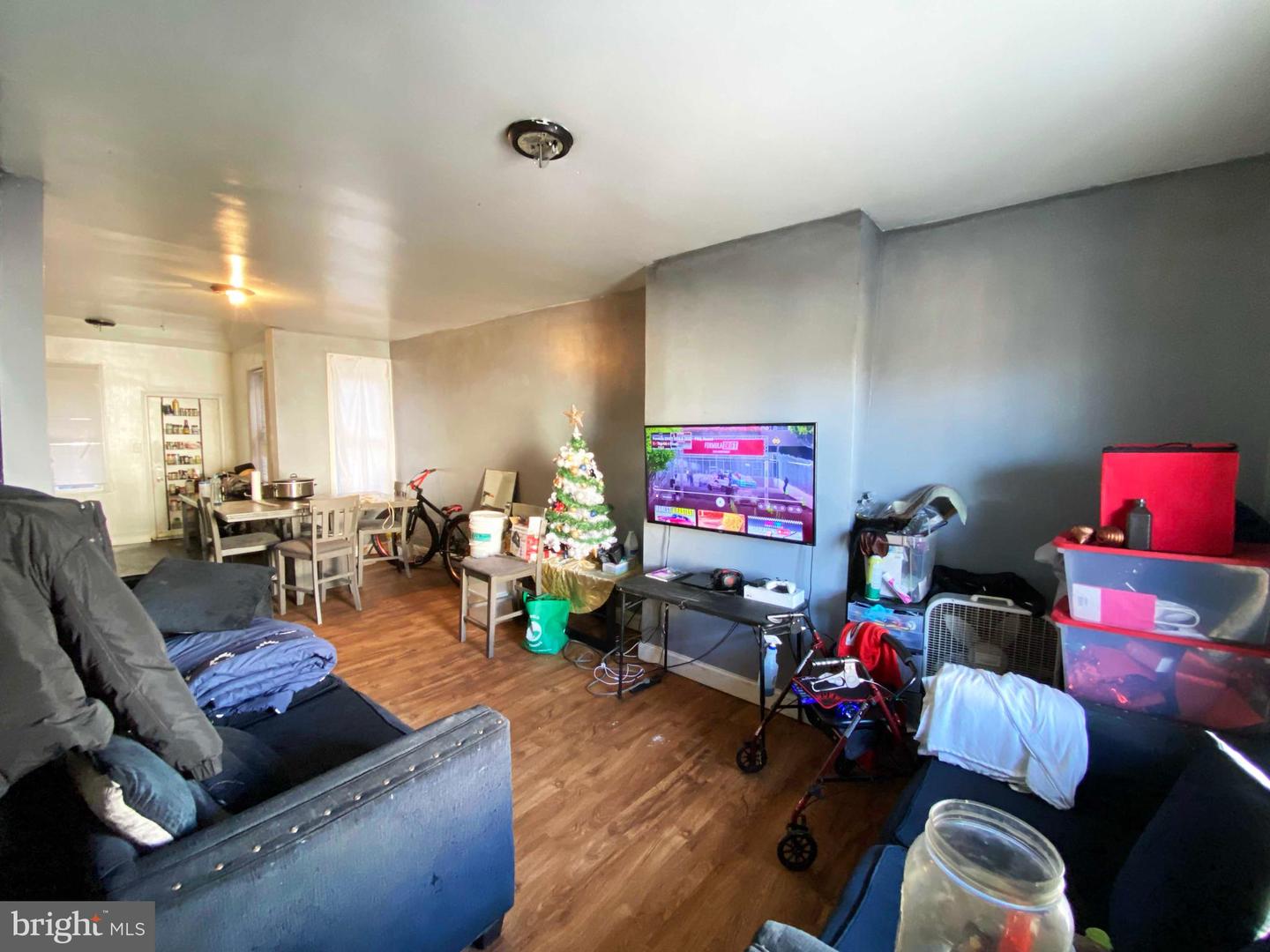 5508 Jane St Property Photo 8