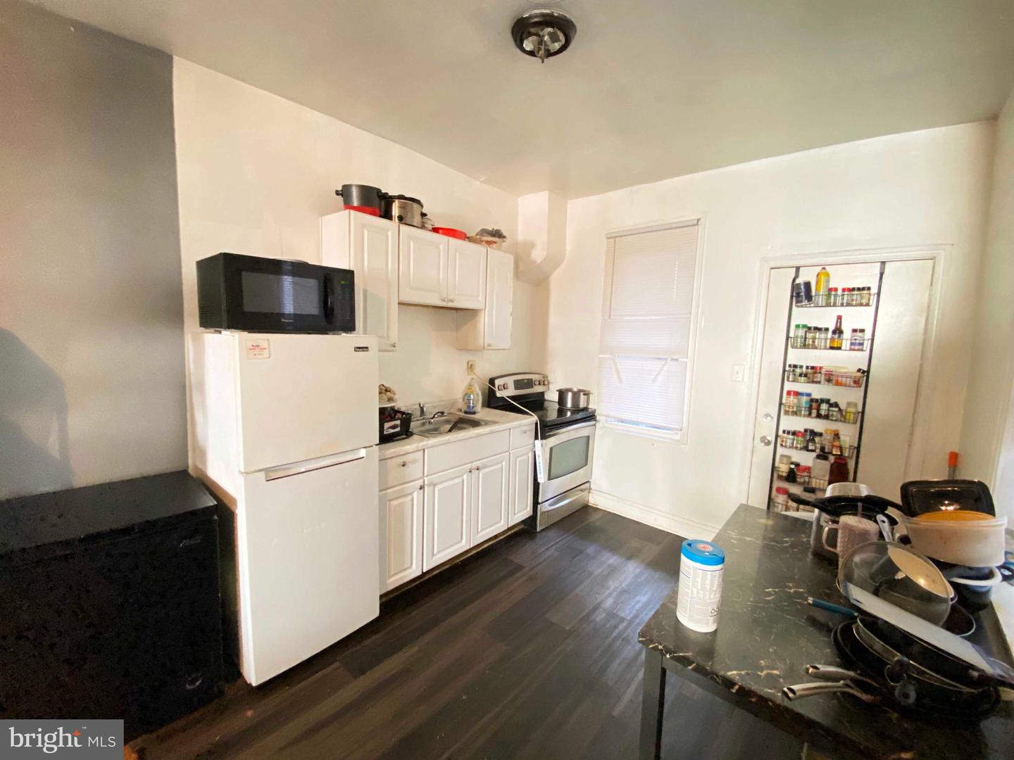 5508 Jane St Property Photo 13