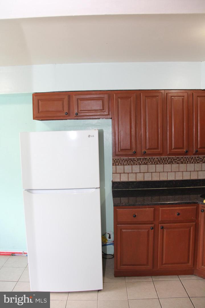 4983 Whitaker Ave Property Photo 5