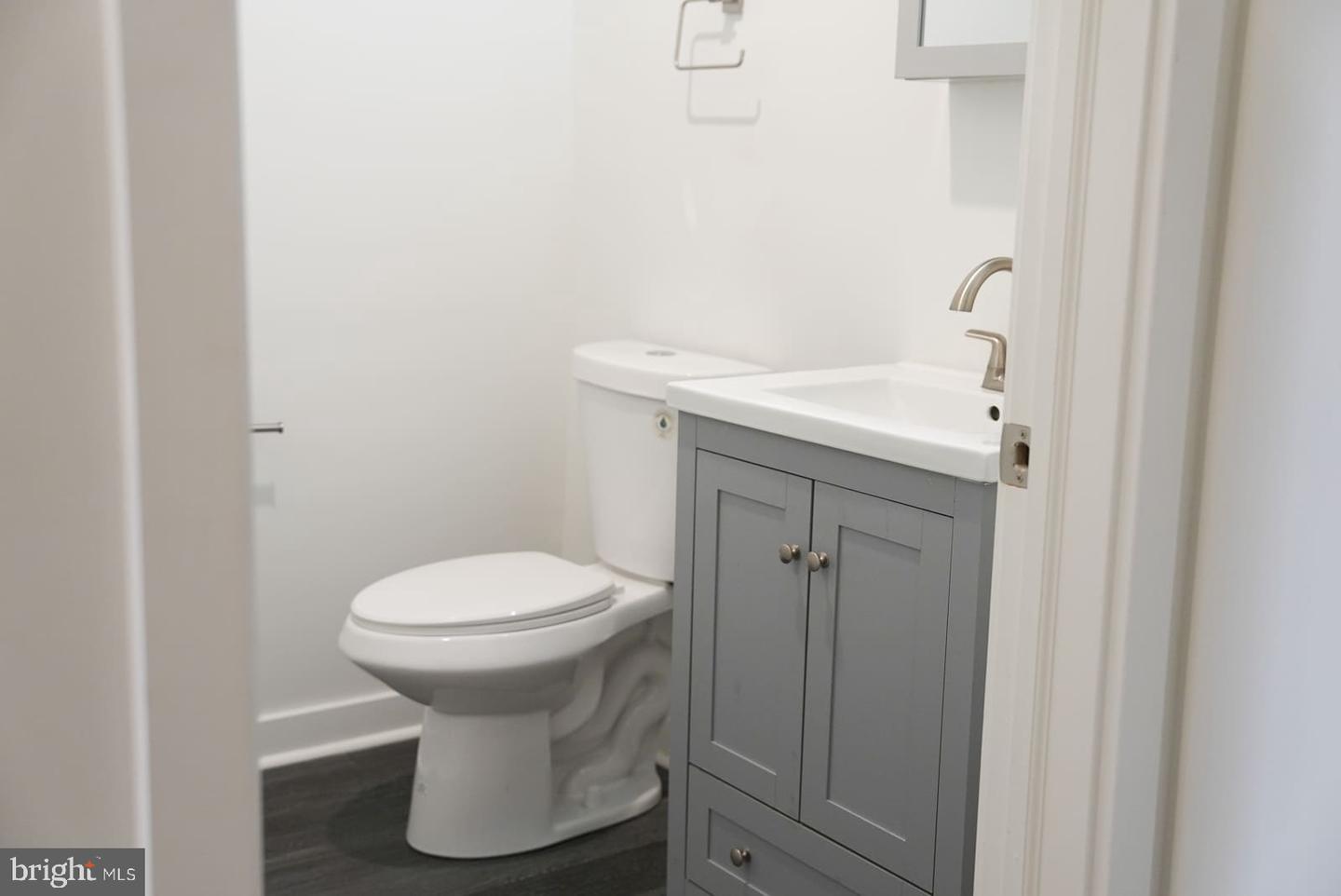 4107 W Girard Ave Property Photo 12