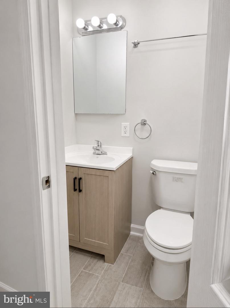 2515 N Douglas St Property Photo 5