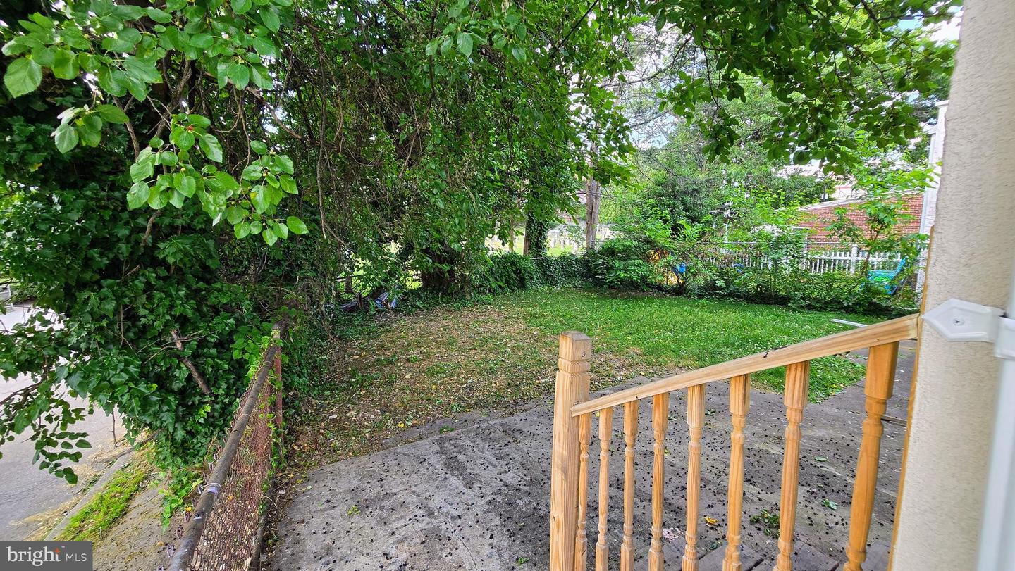 484 Shurs Ln Property Photo 6