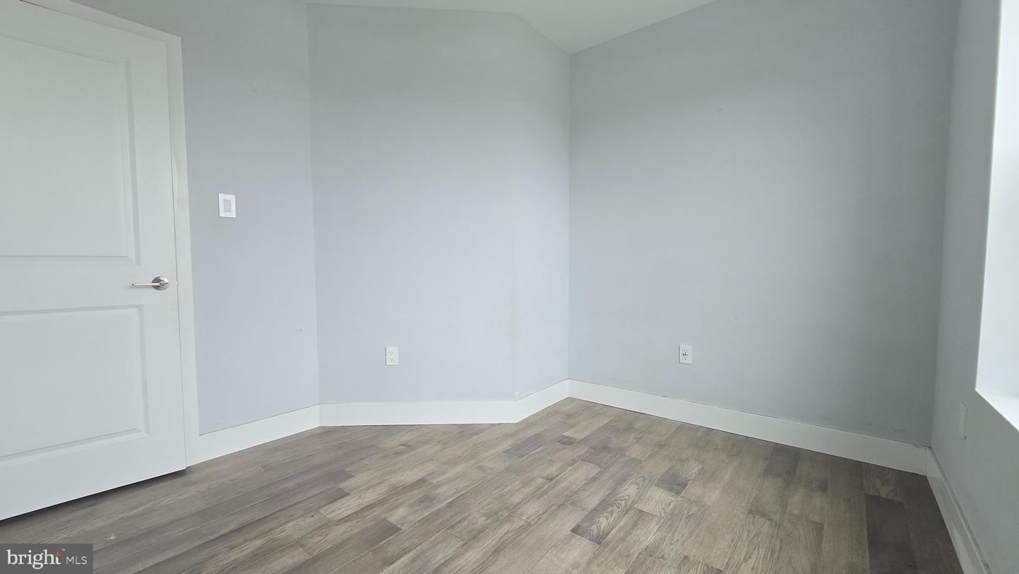 484 Shurs Ln Property Photo 19