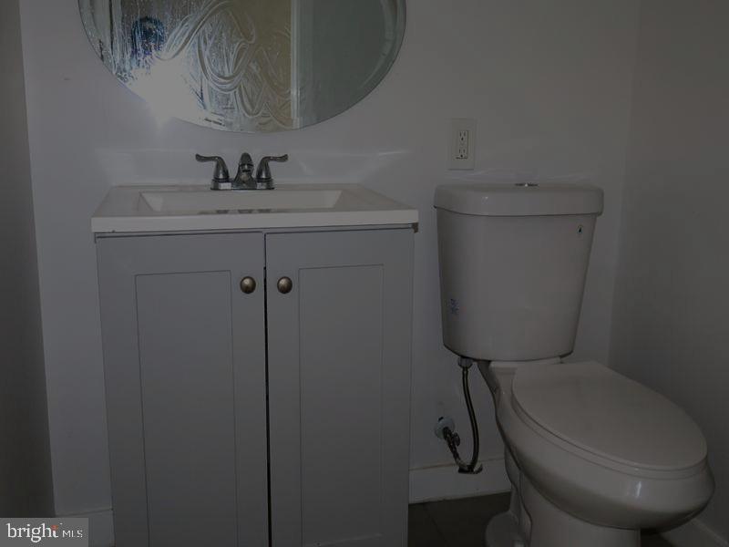 6037 Spruce St Property Photo 28