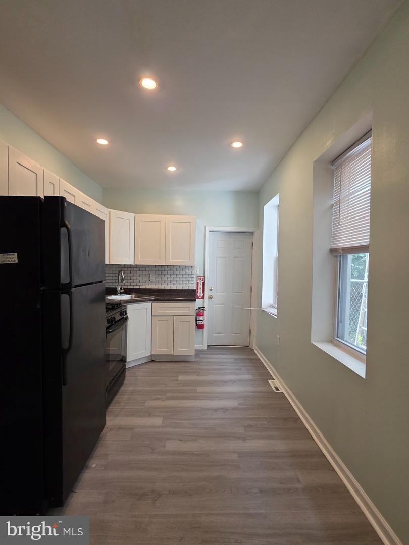 1864 Uber St Property Photo 5