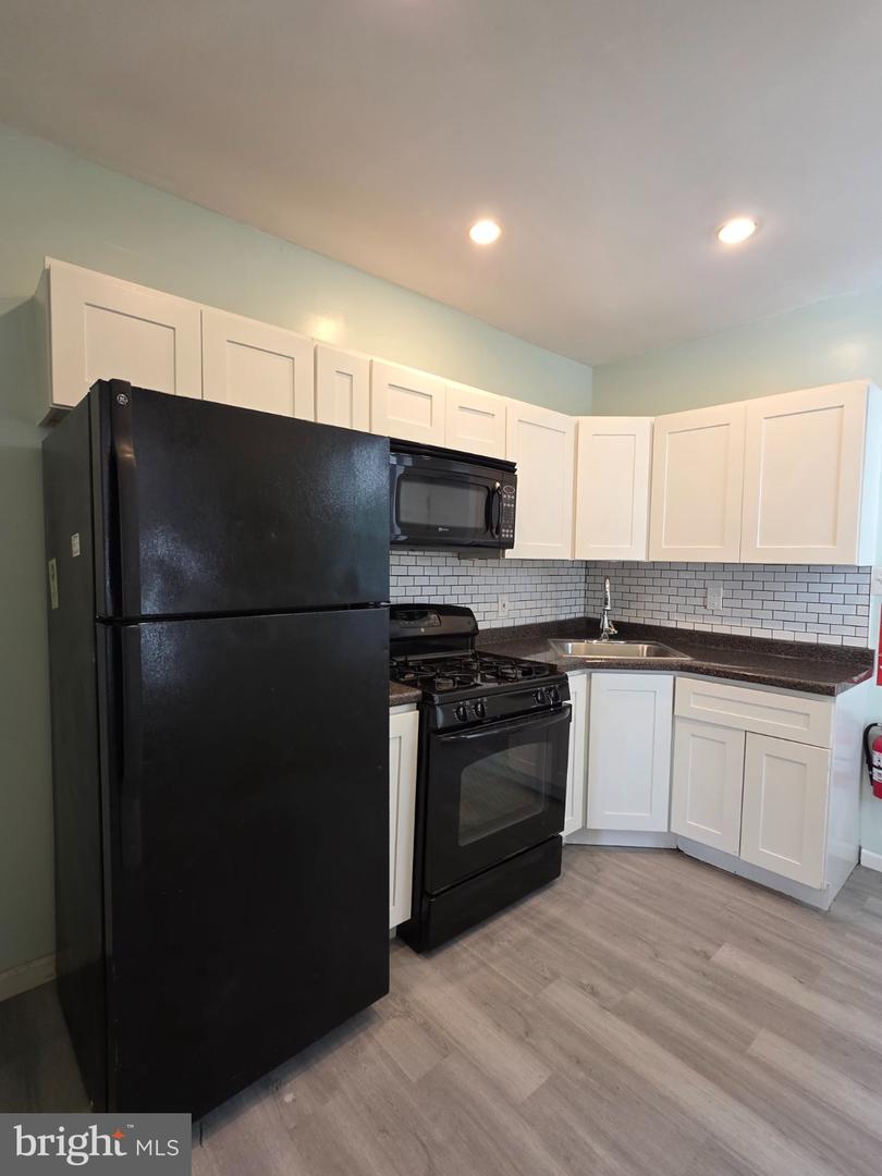 1864 Uber St Property Photo 6