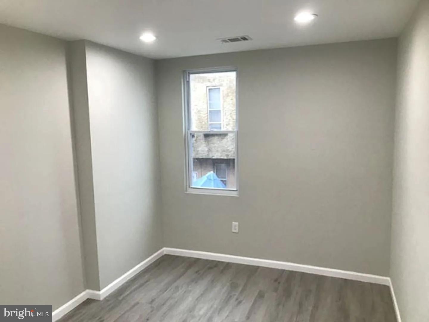 228 S Edgewood St Property Photo 12