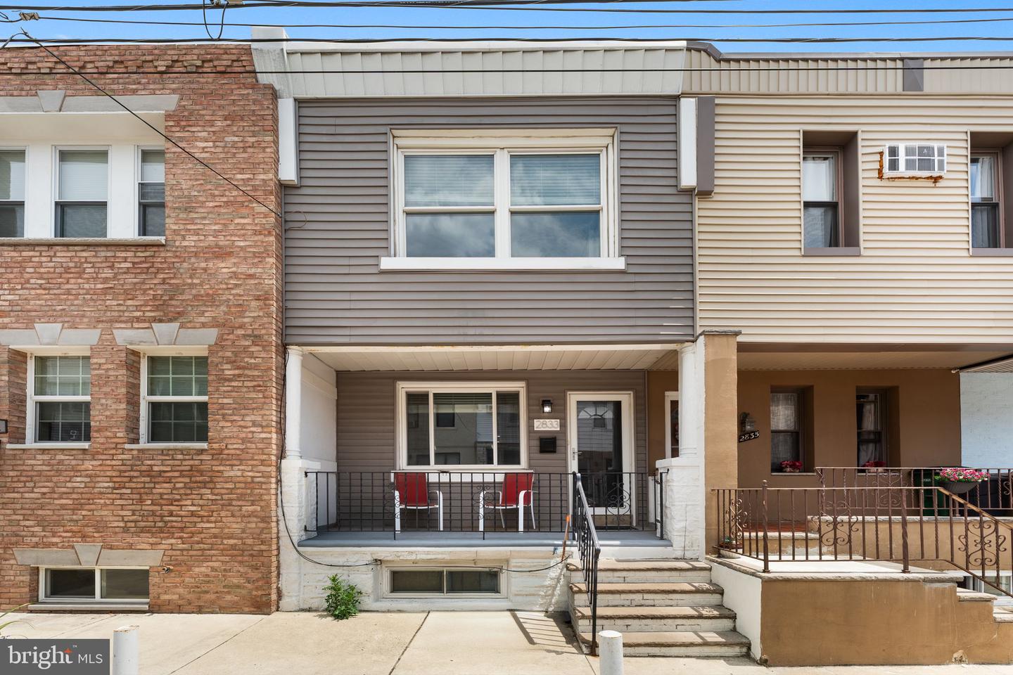 2833 S SYDENHAM ST Property Photo 1