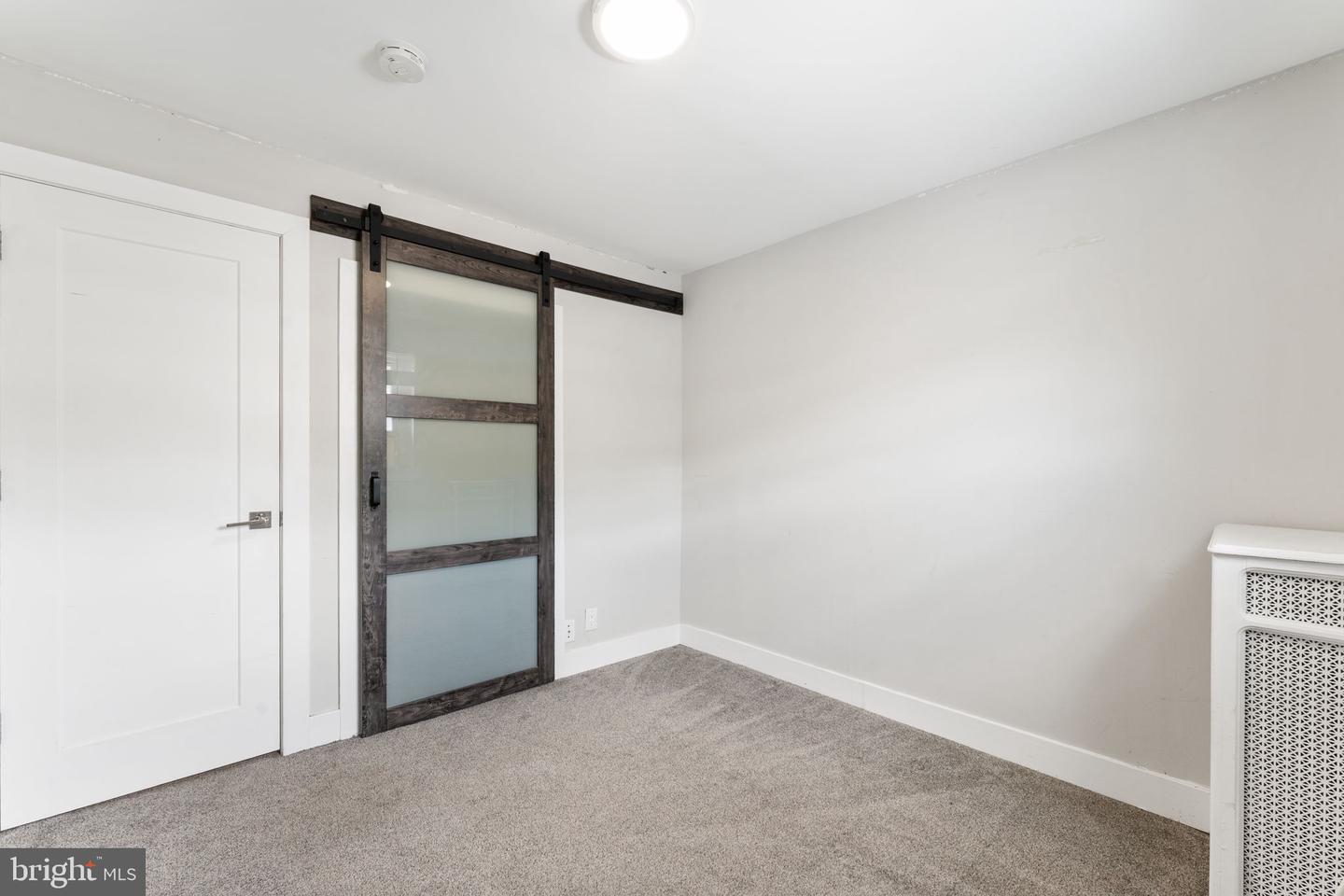 2833 S Sydenham St Property Photo 17