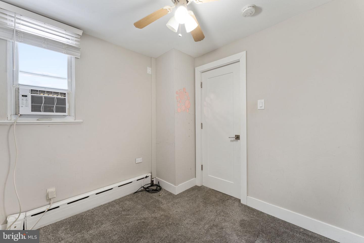2833 S Sydenham St Property Photo 18