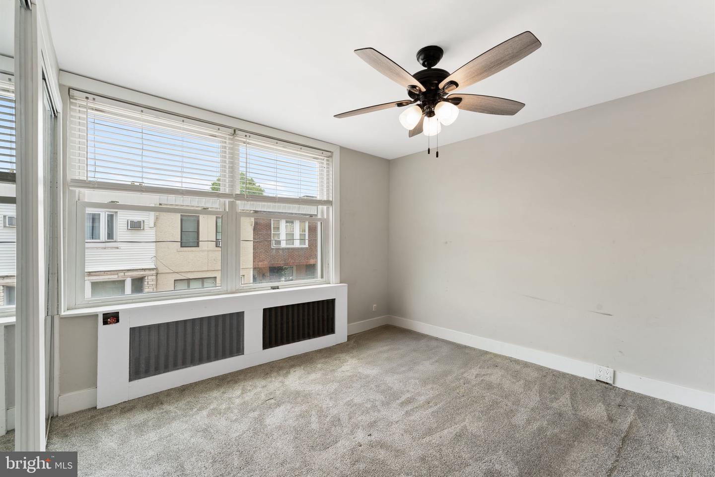 2833 S Sydenham St Property Photo 22