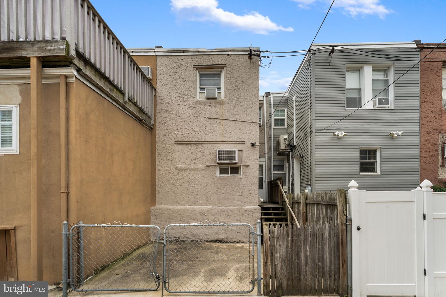 2833 S Sydenham St Property Photo 26
