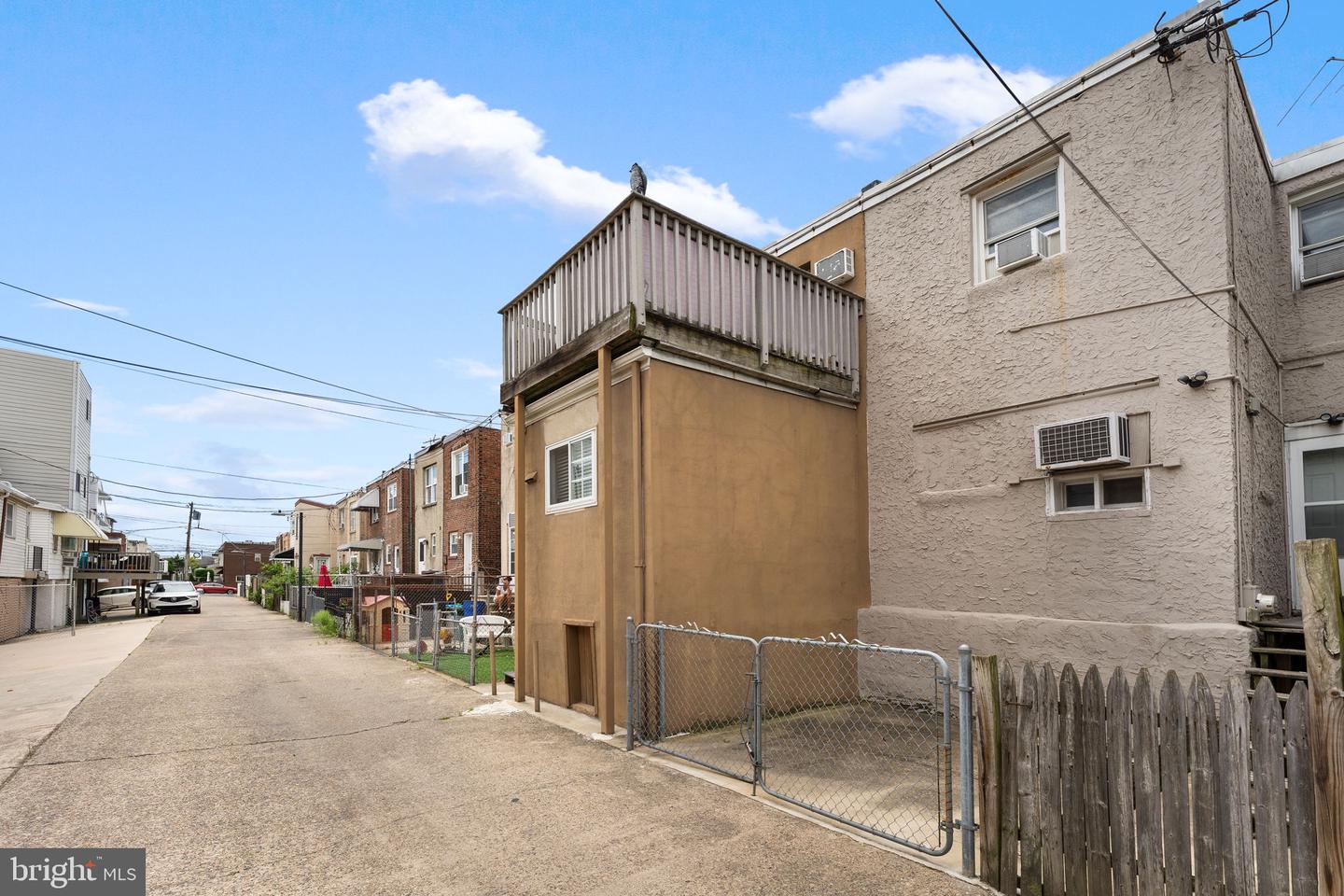 2833 S Sydenham St Property Photo 27