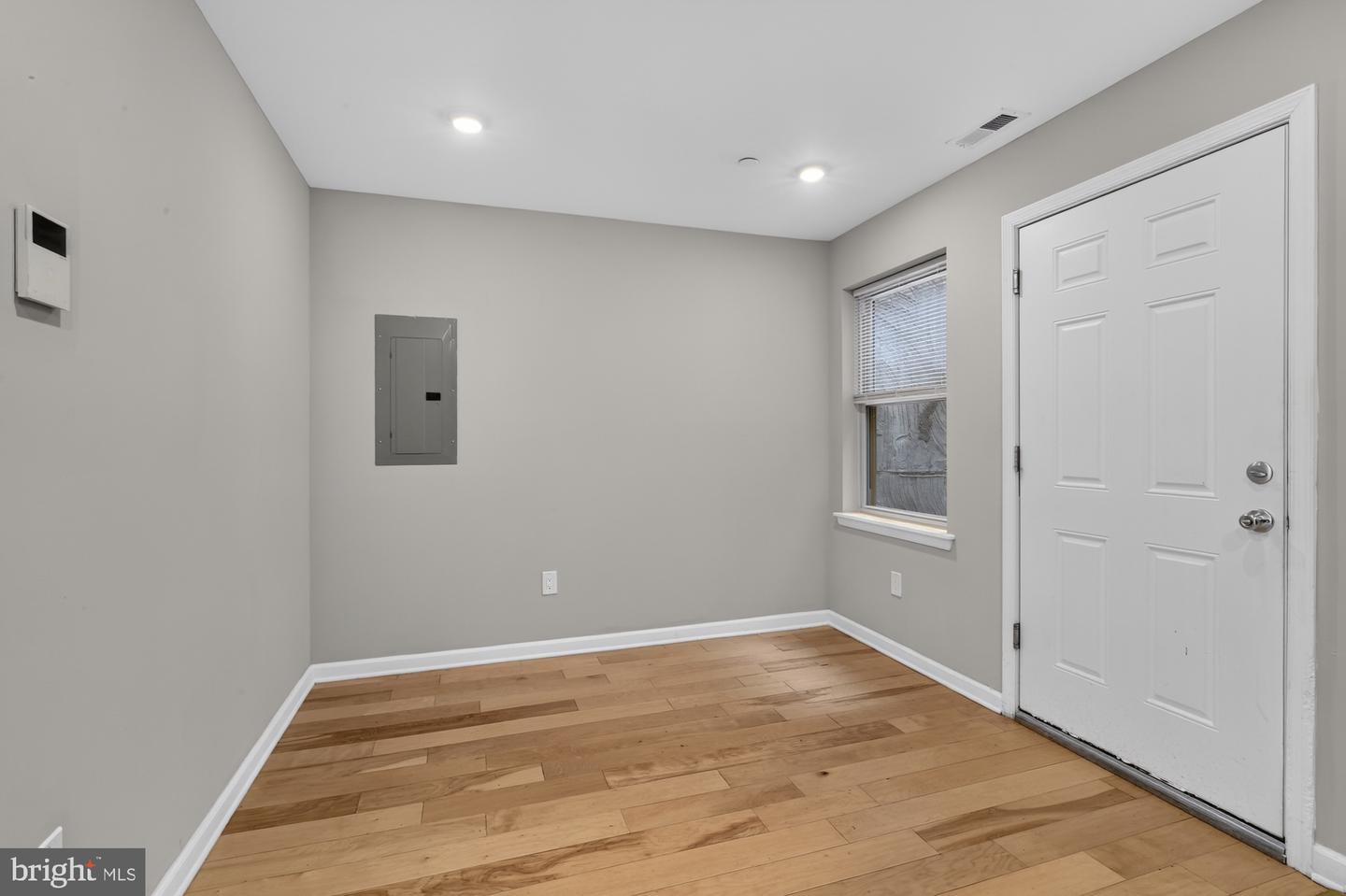 1431 Poplar St #d Property Photo 9
