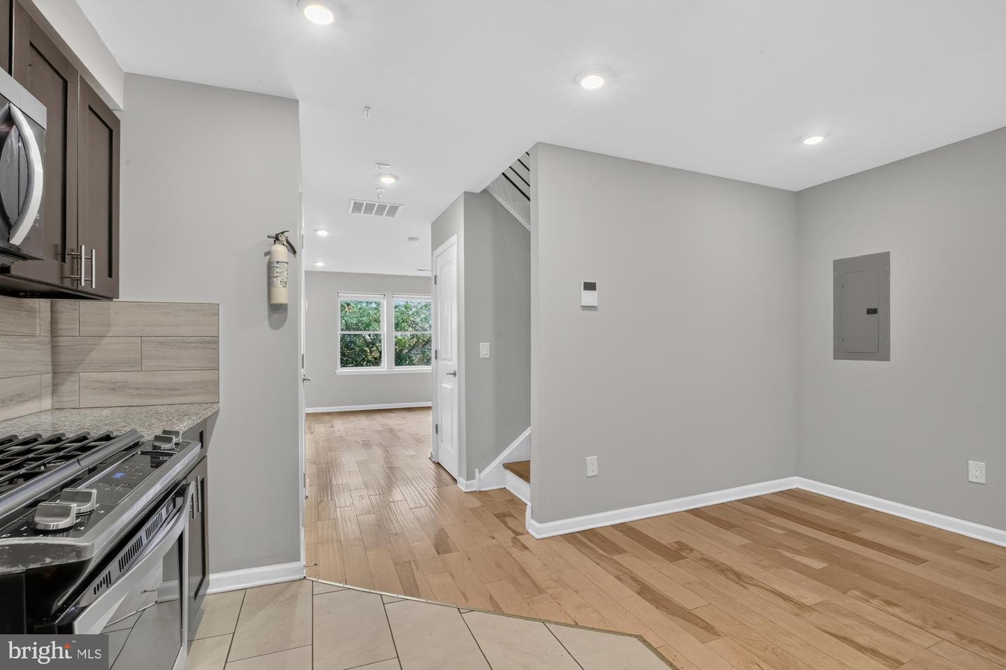 1431 Poplar St #d Property Photo 10