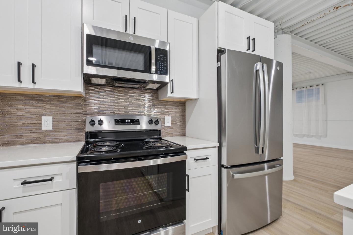 1116 N Bodine St #c Property Photo 5