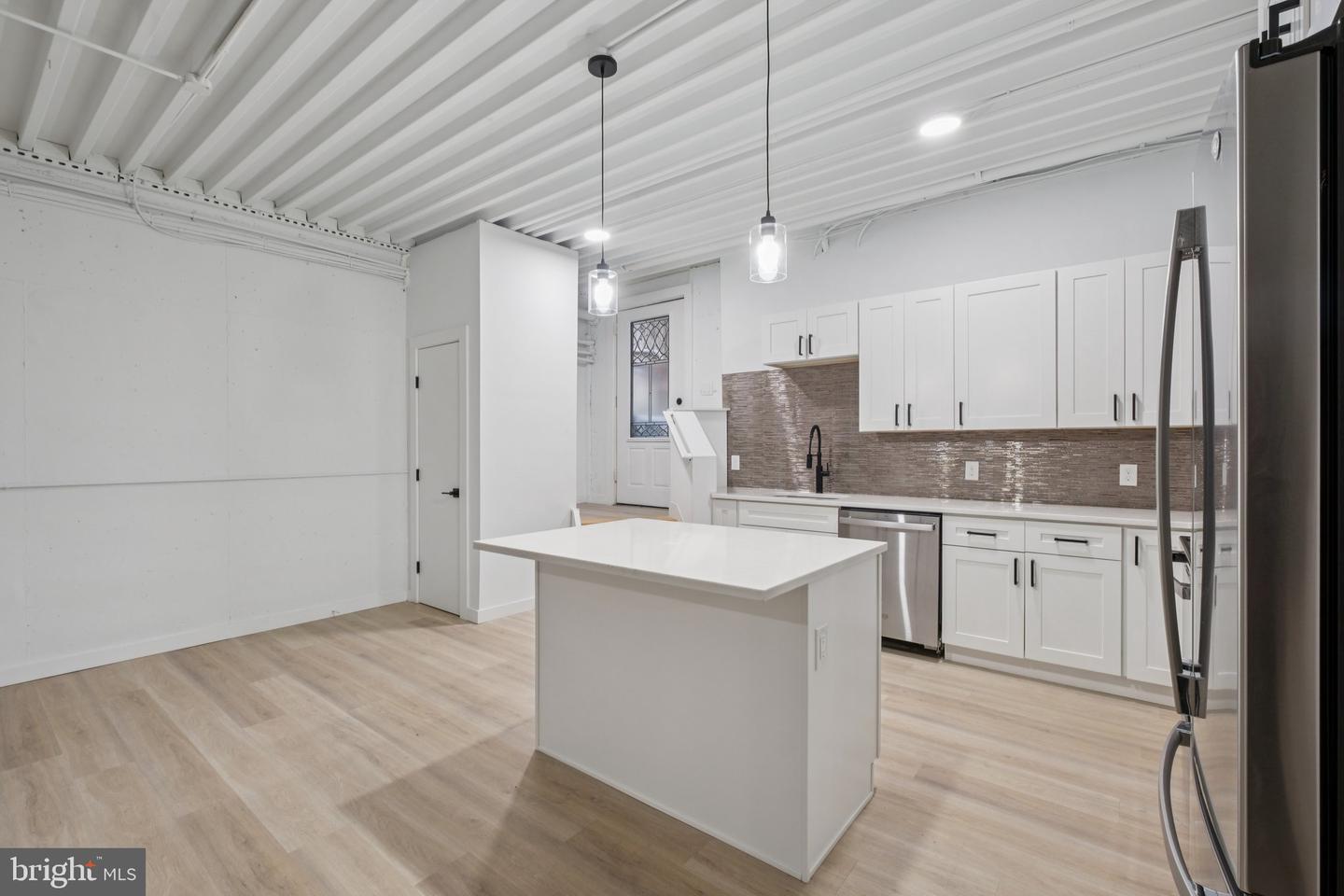 1116 N Bodine St #c Property Photo 7