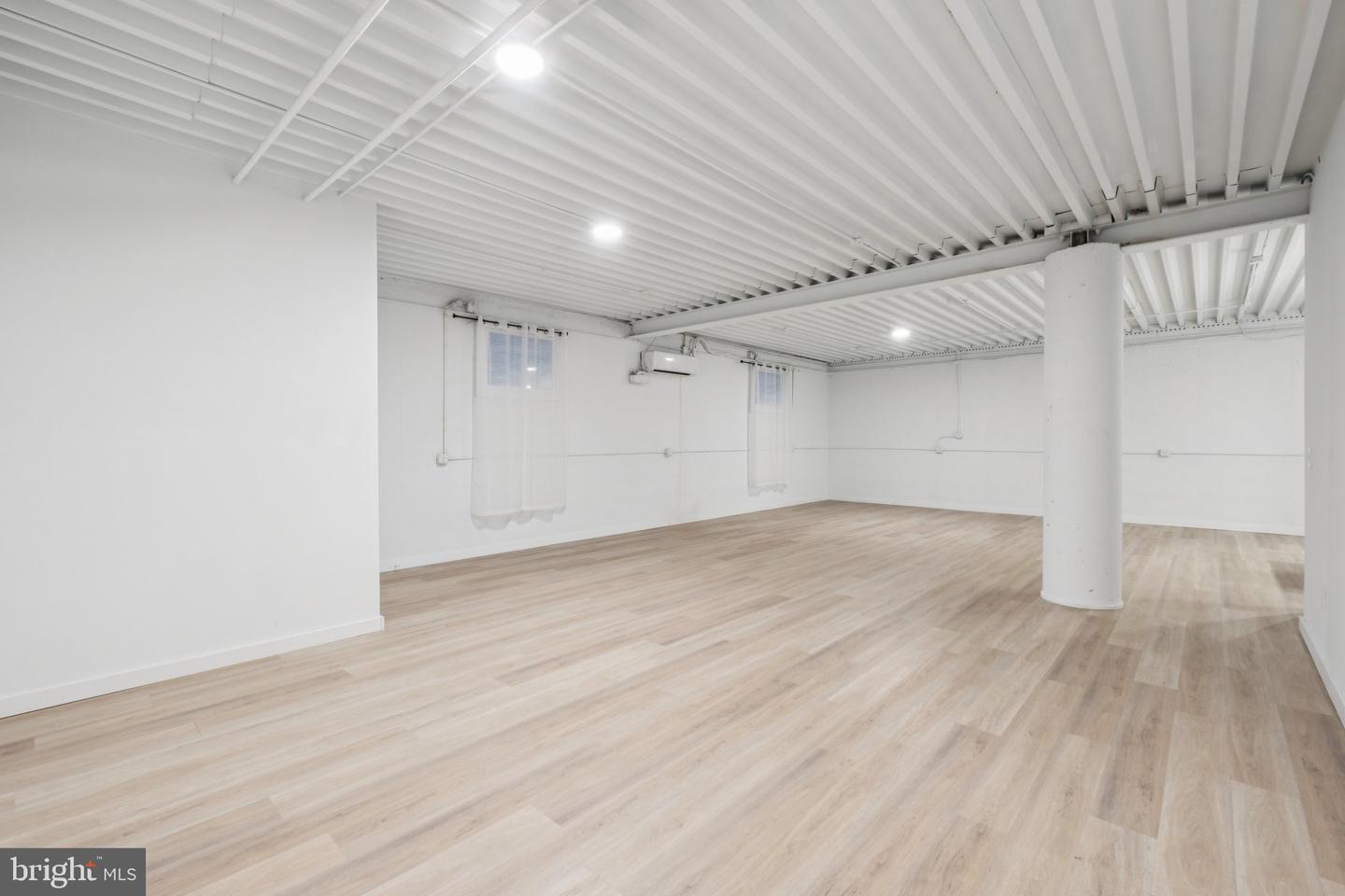 1116 N Bodine St #c Property Photo 11