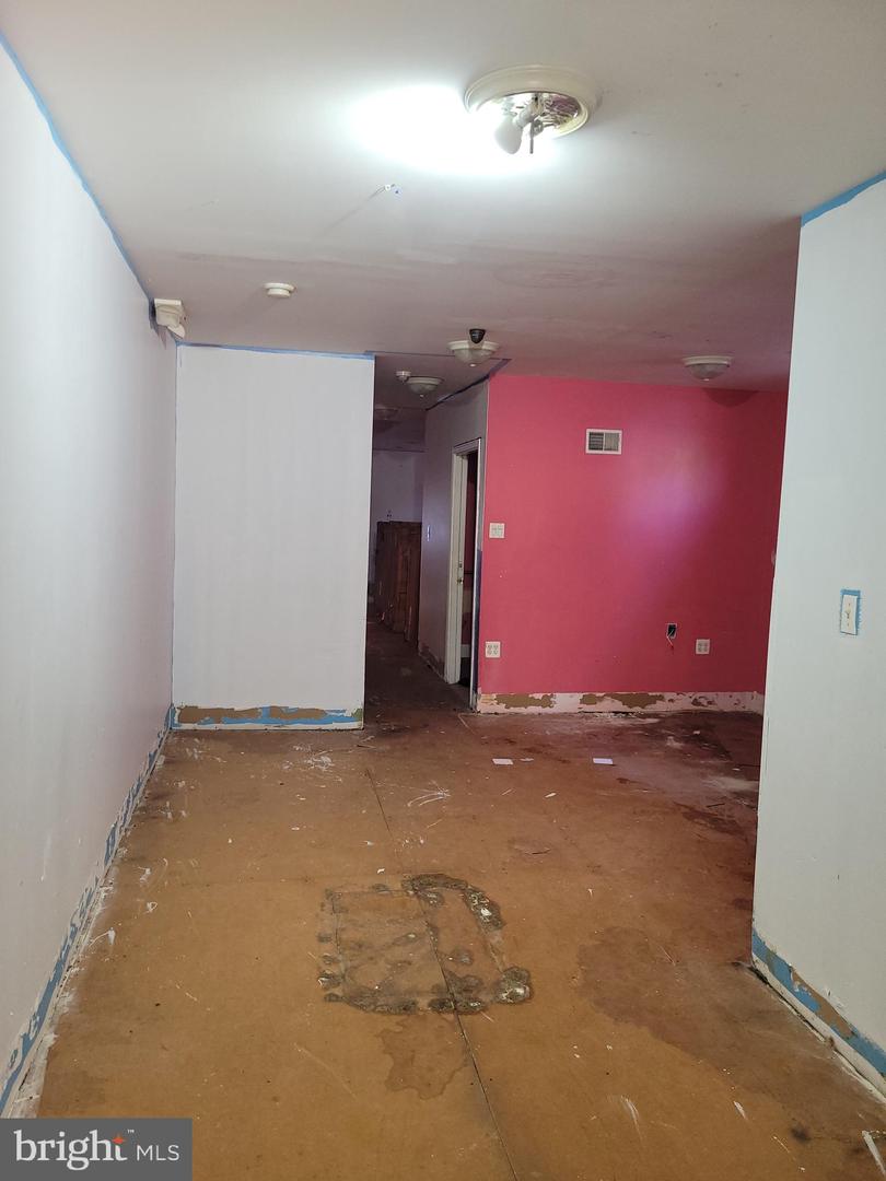 5944 Walnut St Property Photo 2