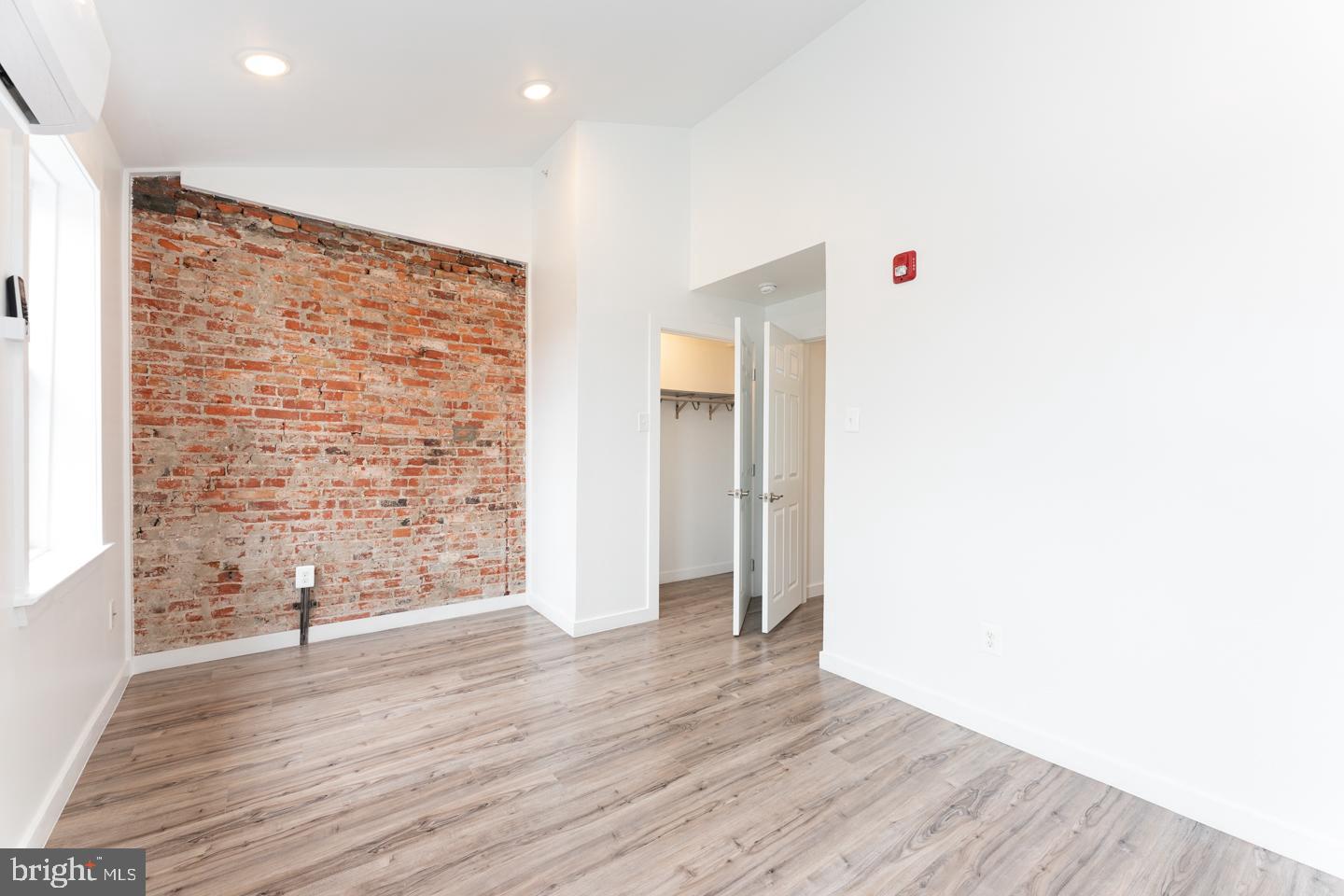 541 E Girard Ave Property Photo 15