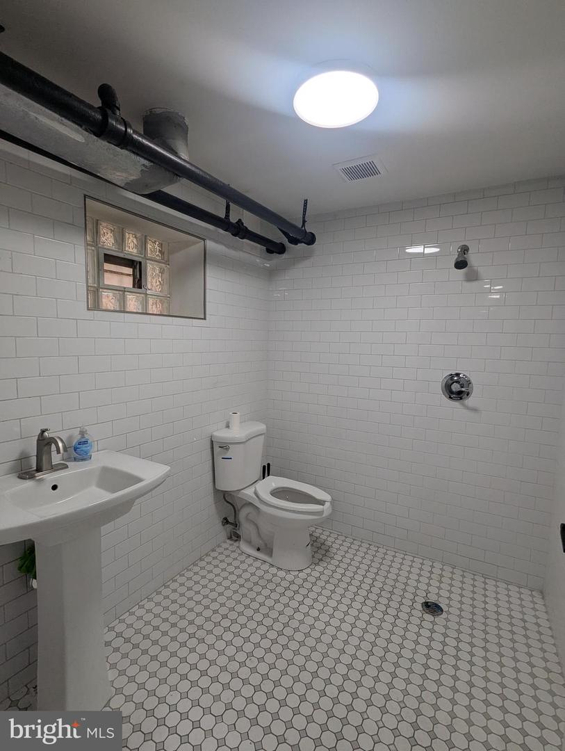 2728 W Girard Ave Property Photo 9