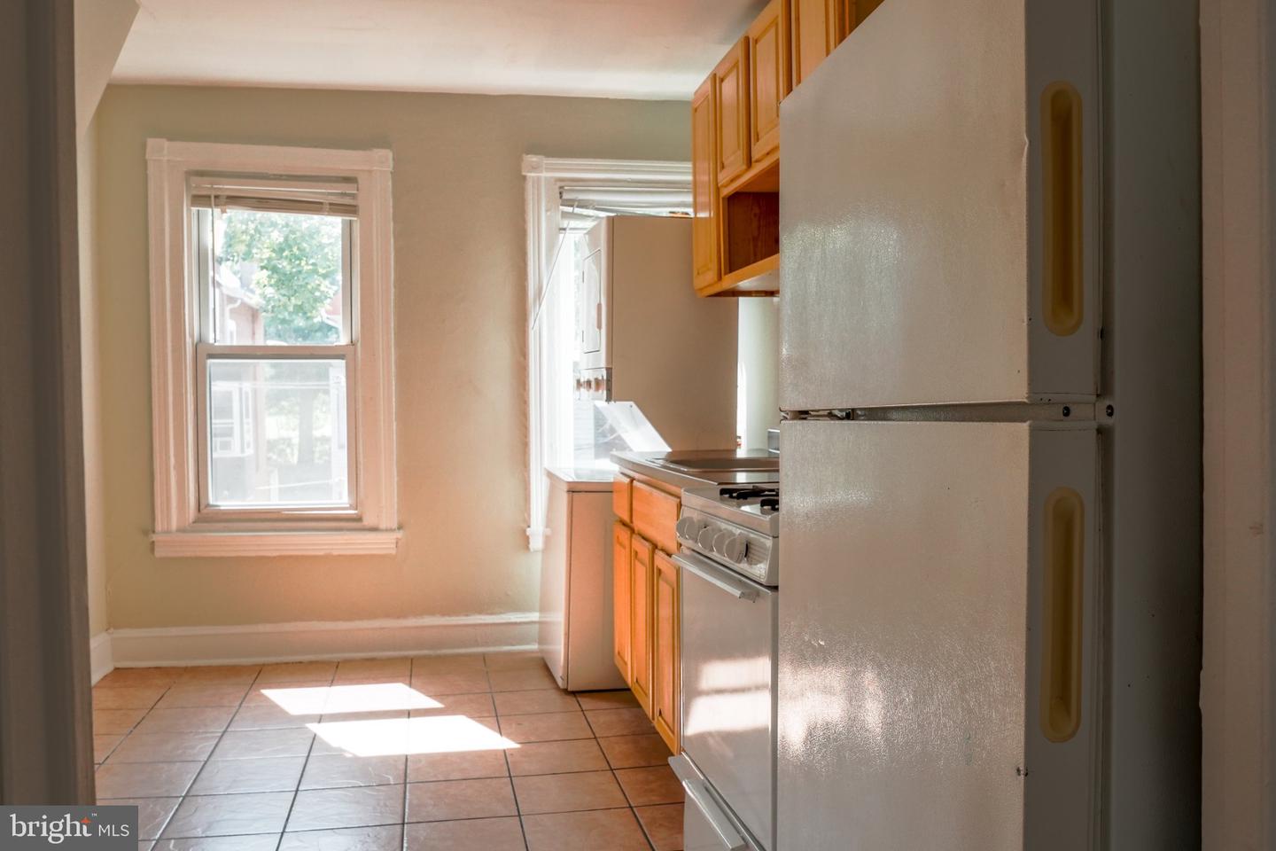 444 W Bringhurst St #3 Property Photo 10