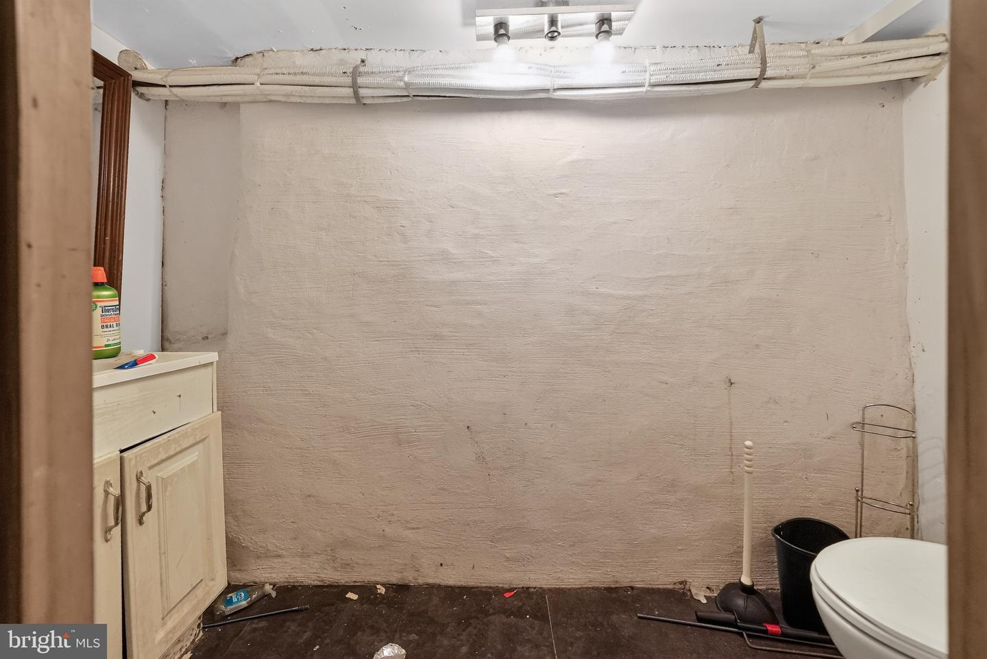 918 W Rockland St Property Photo 25