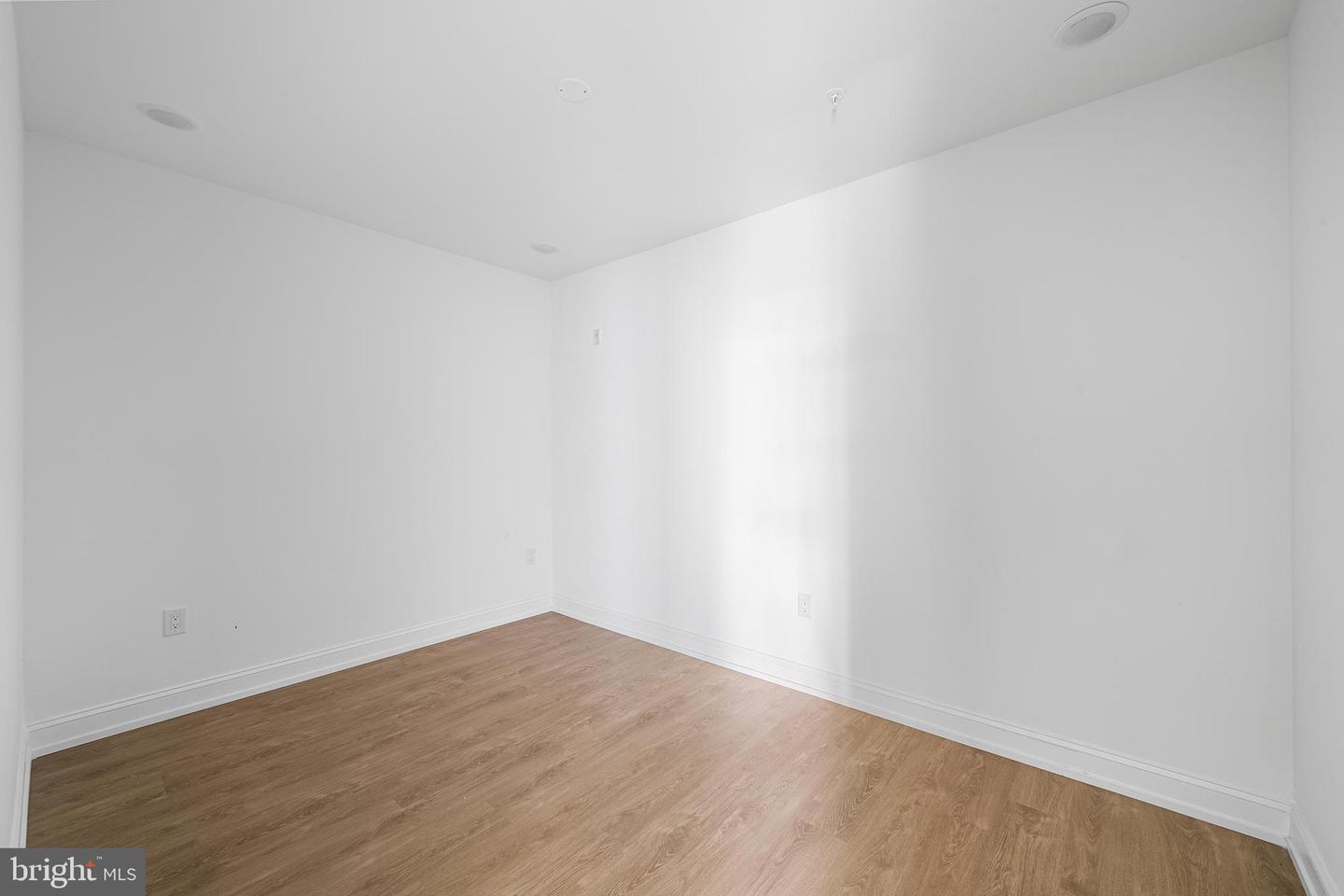 1614 Ridge Ave #307 Property Photo 9