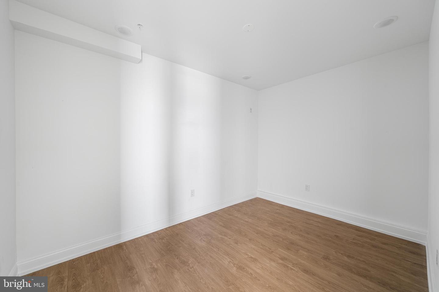 1614 Ridge Ave #206 Property Photo 9