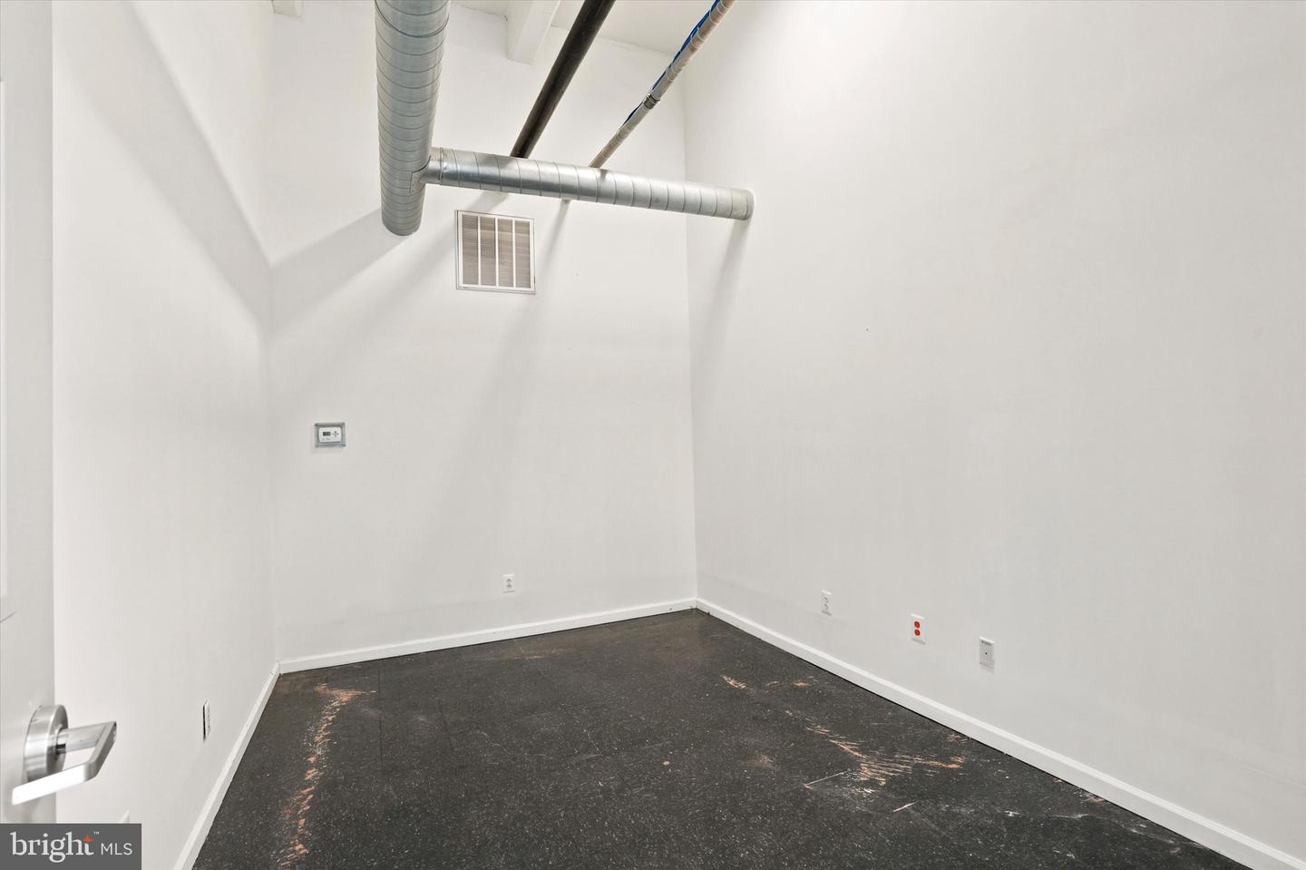 5534 Pulaski Ave Property Photo 16