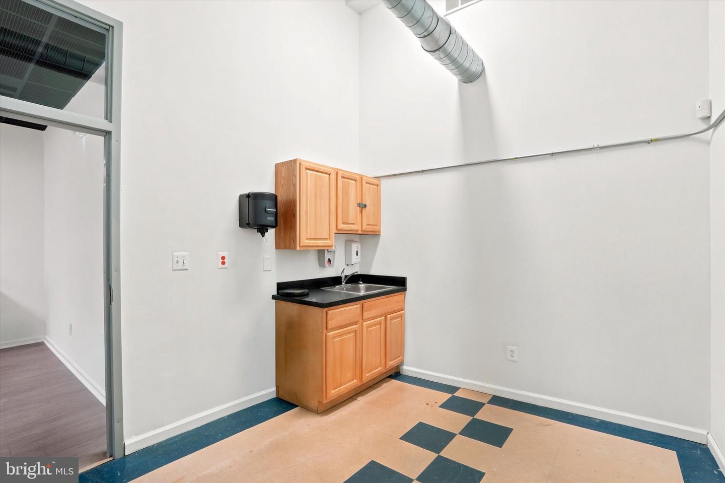 5534 Pulaski Ave Property Photo 19