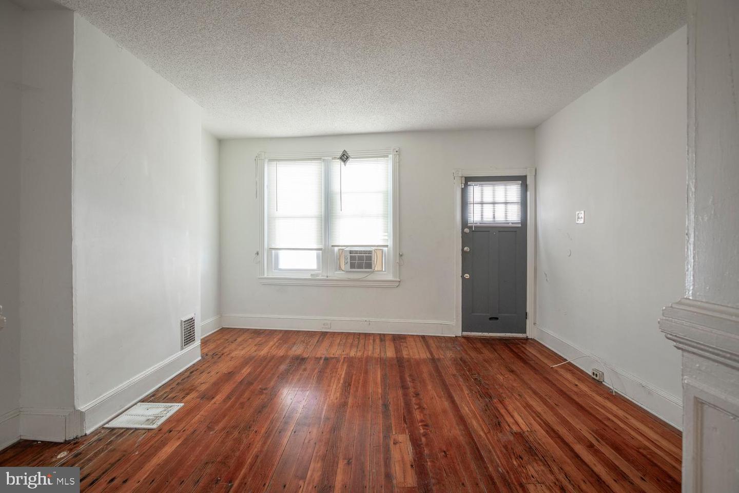 417 Krams Ave Property Photo 4