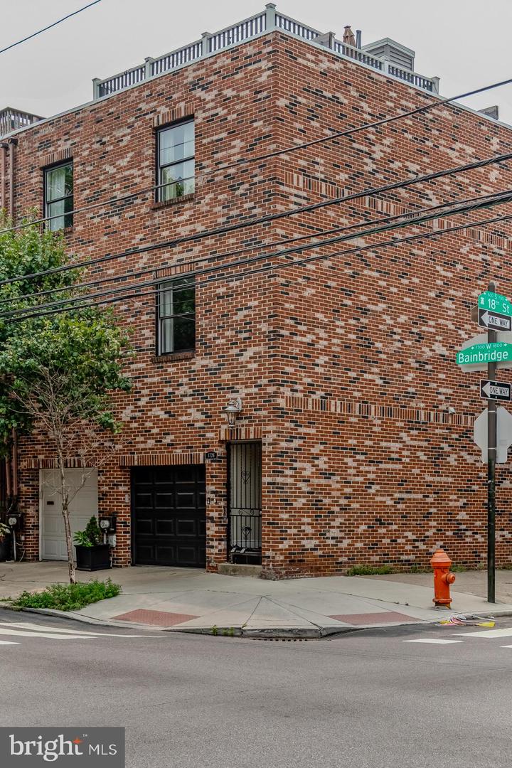 1726 Bainbridge St #b Property Photo 3