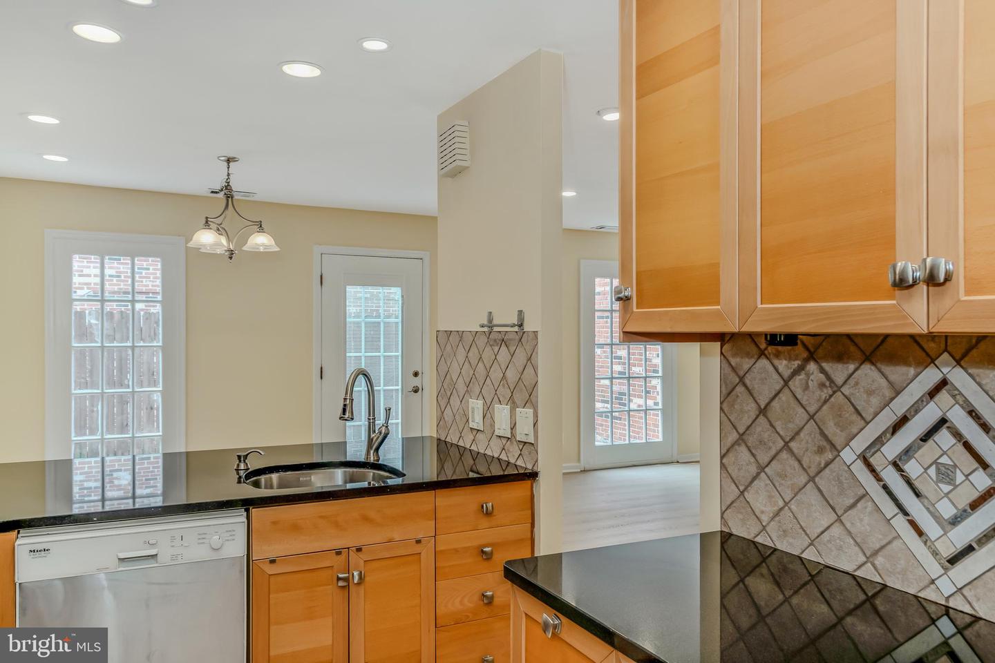 1726 Bainbridge St #b Property Photo 10