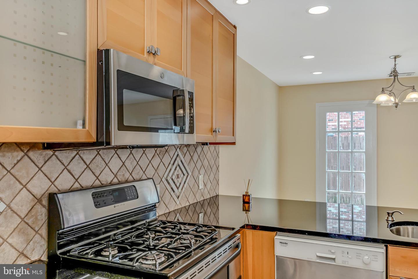 1726 Bainbridge St #b Property Photo 11
